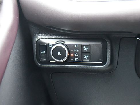 Used 2025 Ford Explorer Platinum w/ Ultimate Package image 31