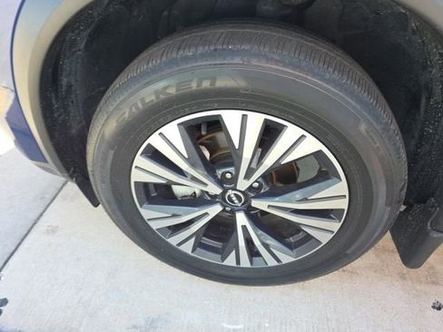 Used 2023 Nissan Rogue SV FWD image 10