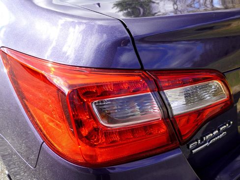 Used 2017 Subaru Legacy 2.5i Limited image 29