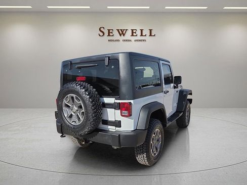 Used 2015 Jeep Wrangler Rubicon w/ Power Convenience Group image 4