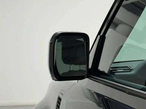 Used 2024 Land Rover Defender 110 SE AWD/4WD image 41