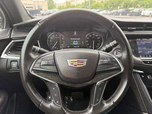 Certified 2022 Cadillac XT5 Premium Luxury AWD/4WD image 5