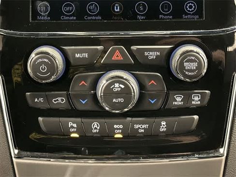 Used 2021 Jeep Grand Cherokee Laredo X image 15