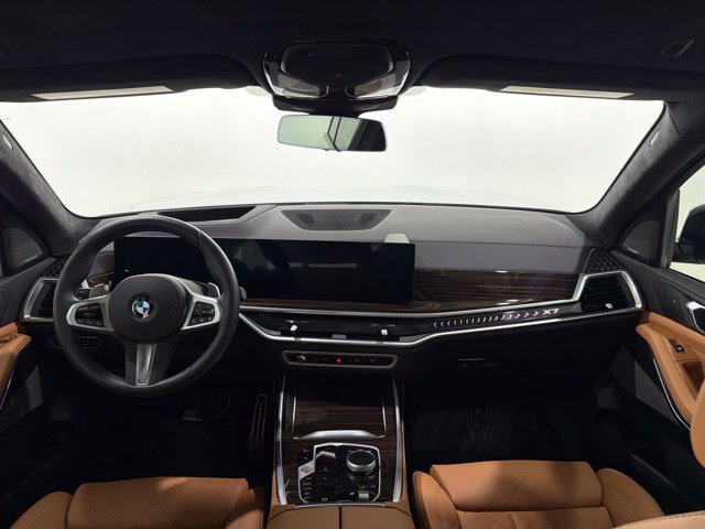 Used 2026 BMW X7 xDrive40i w/ M Sport Package AWD/4WD image 33