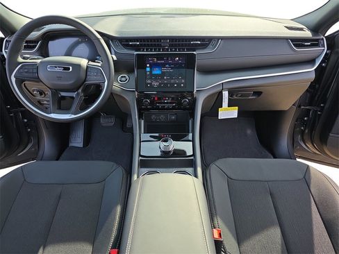 New 2026 Jeep Grand Cherokee Laredo X image 9