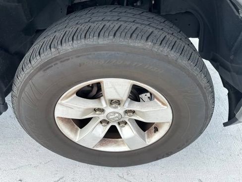 Used 2019 RAM 1500 Classic SLT RWD image 9