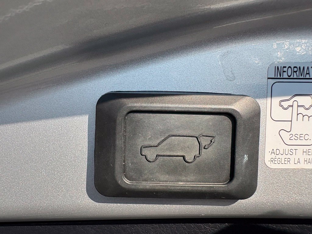 Used 2015 Toyota RAV4 Limited w/ Outdoor Package AWD/4WD image 17