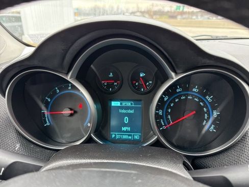 Used 2014 Chevrolet Cruze LT image 19
