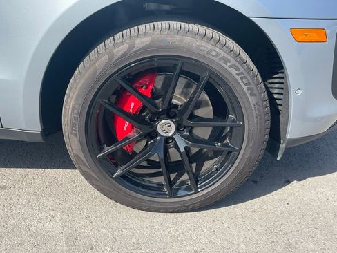 Used 2022 Porsche Macan S w/ Premium Package Plus image 31