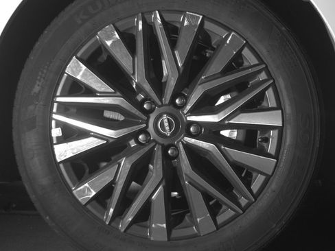 Used 2025 Nissan Altima 2.5 SV image 13