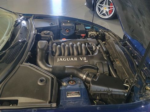 Used 2001 Jaguar XK8 Convertible image 40