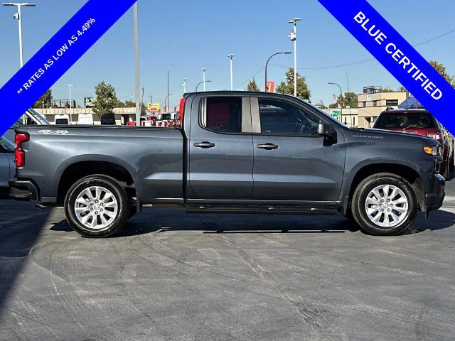 Used 2020 Chevrolet Silverado 1500 Custom w/ Custom Value Package AWD/4WD image 2