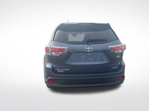 Used 2016 Toyota Highlander Limited w/ Driver Technology Package AWD/4WD image 4