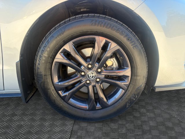 Used 2025 Toyota Sienna XSE w/ XSE Premium Package AWD/4WD image 14