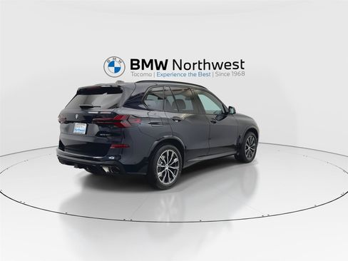 New 2026 BMW X5 xDrive40i w/ M Sport Package AWD/4WD image 3