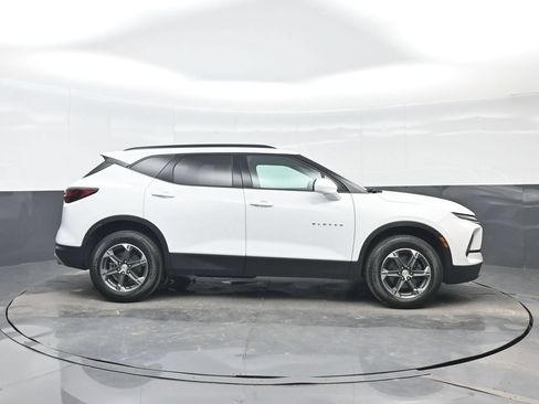 Used 2025 Chevrolet Blazer LT w/ Convenience Package FWD image 7