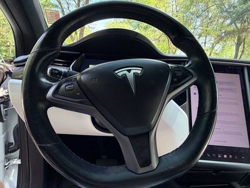 Used 2019 Tesla Model X 75D AWD/4WD image 34