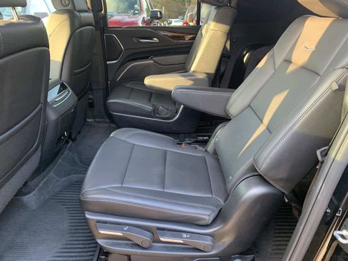 Used 2024 Cadillac Escalade ESV Luxury image 12