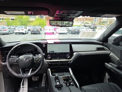 Used 2026 Lexus TX 500h AWD w/ Technology Package image 15