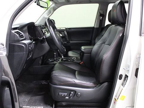 Used 2018 Toyota 4Runner TRD Off-Road Premium image 11