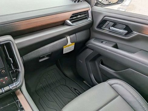 New 2026 GMC Yukon Denali w/ Denali Reserve Package image 18