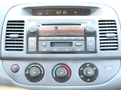 Used 2003 Toyota Camry LE FWD image 21