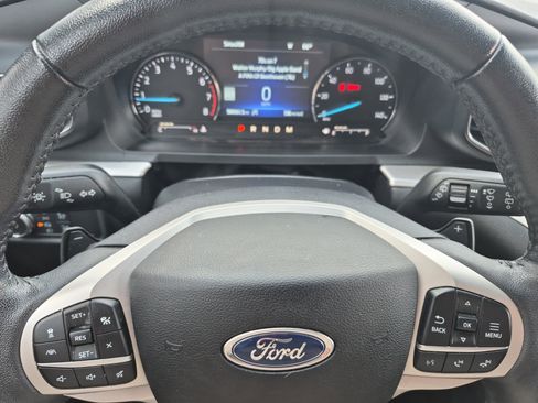 Used 2020 Ford Explorer XLT w/ Equipment Group 202A image 28