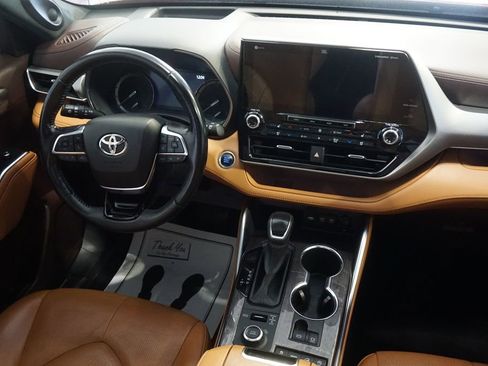 Used 2020 Toyota Highlander Platinum AWD/4WD image 34