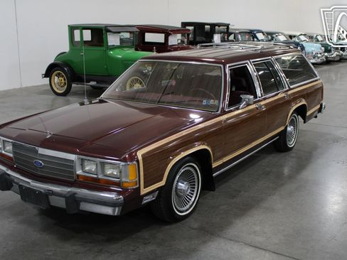 Used 1990 Ford LTD Country Squire image 8