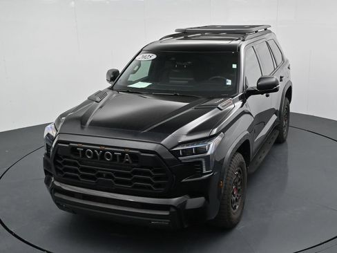 Used 2025 Toyota Sequoia TRD Pro AWD/4WD image 19