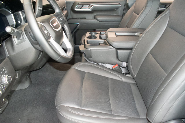 Used 2026 GMC Sierra 1500 SLT AWD/4WD image 18