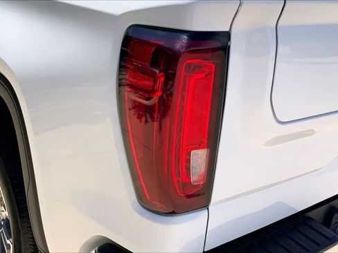 Used 2025 GMC Sierra 1500 SLT AWD/4WD image 27