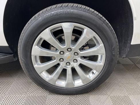 Used 2024 Chevrolet Suburban Premier RWD image 28