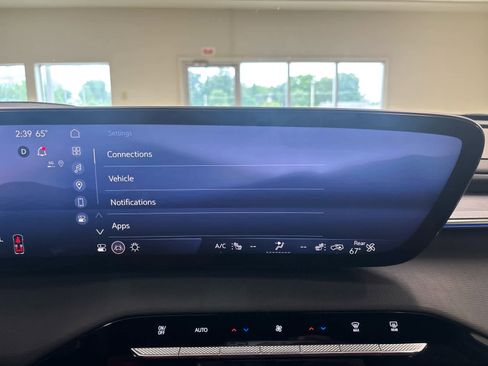 Used 2025 Buick Enclave Sport Touring w/ Power Package image 42