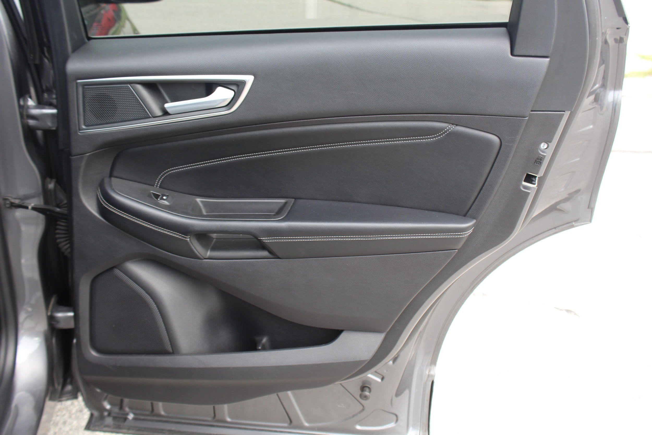 Used 2022 Ford Edge Titanium AWD/4WD image 22