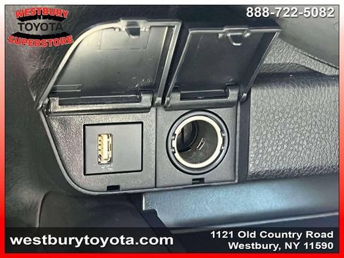Certified 2022 Toyota Camry SE w/ Carpet Mat Package (TMS) FWD image 33