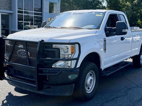 Used 2020 Ford F250 XL w/ Power Equipment Group AWD/4WD image 2