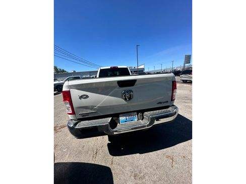 Used 2024 RAM 2500 Big Horn AWD/4WD image 2