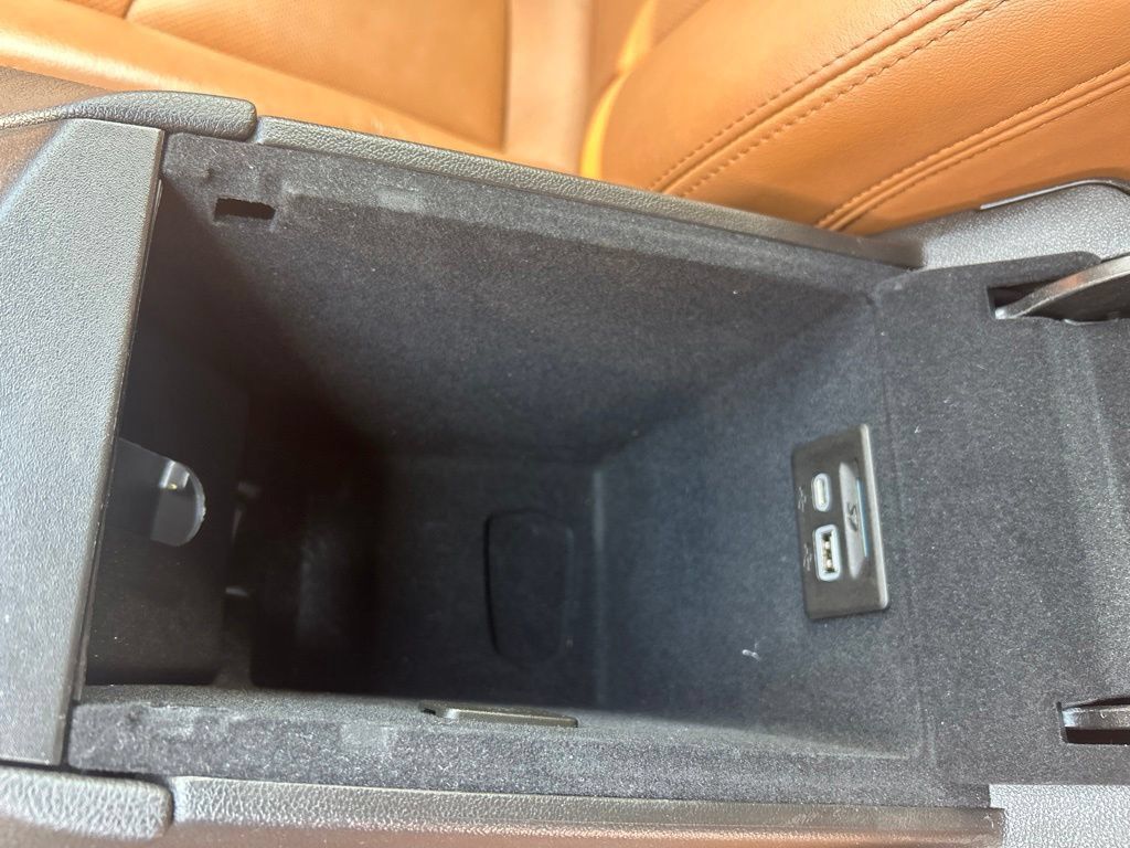 Used 2022 Cadillac XT5 Premium Luxury w/ Technology Package FWD image 36