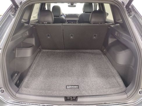 New 2026 Volkswagen Tiguan SE R-Line AWD/4WD image 16