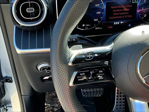 Used 2023 Mercedes-Benz GLC 300 4MATIC image 24