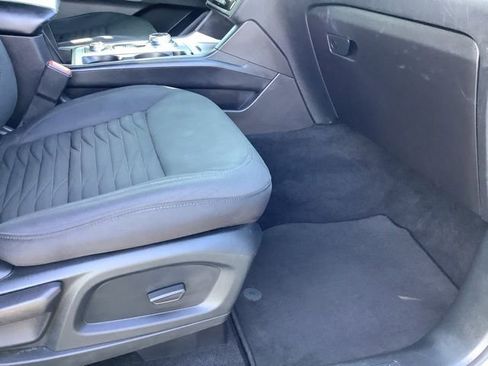 Used 2020 Ford Explorer XLT w/ Comfort Package image 29