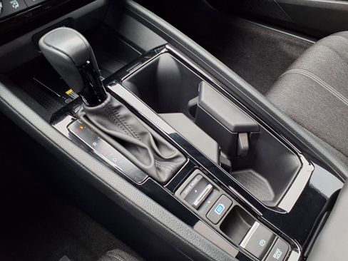 Used 2025 Honda Accord Sport image 12