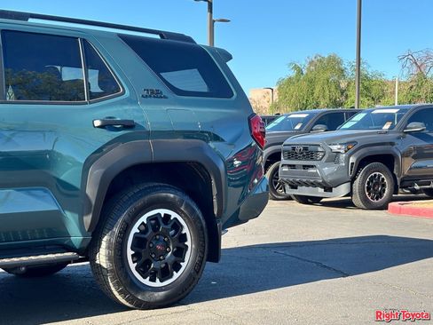 Certified 2025 Toyota 4Runner TRD Off-Road AWD/4WD image 11