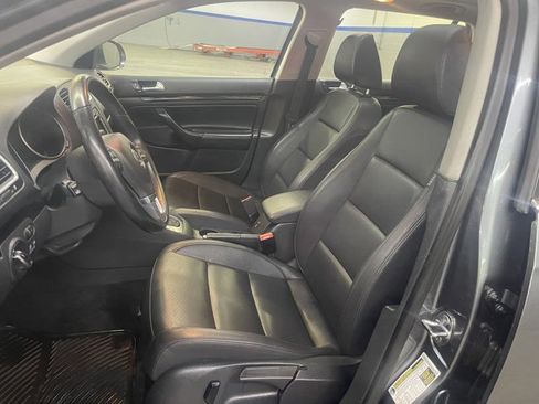 Used 2010 Volkswagen Jetta TDI FWD image 14