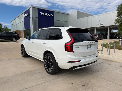 New 2026 Volvo XC90 T8 Ultra w/ Protection Package Premier AWD/4WD image 4