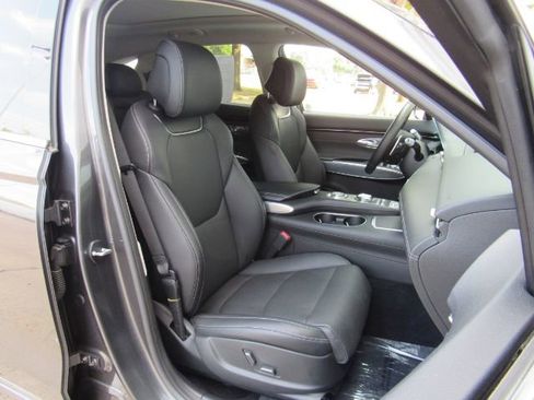 Used 2022 Genesis GV70 2.5T w/ Select Package image 24