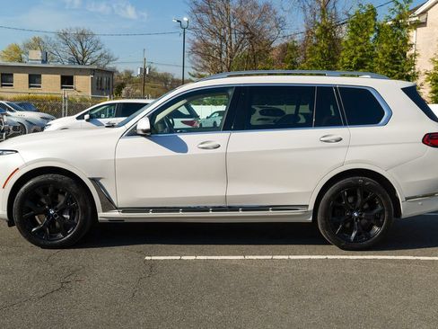 Used 2024 BMW X7 xDrive40i w/ Premium Package AWD/4WD image 4