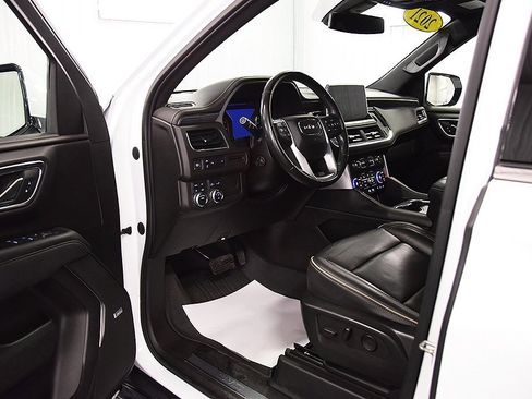 Used 2021 GMC Yukon SLT w/ SLT Premium Package image 14