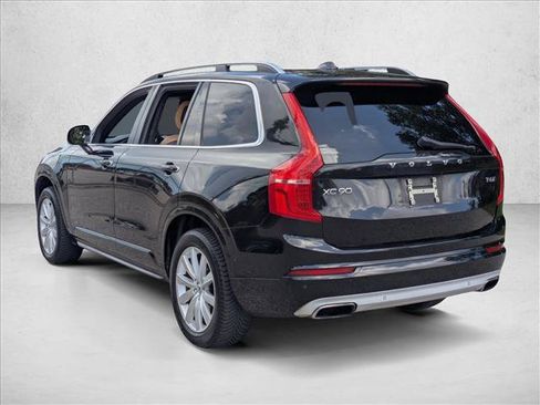 Used 2018 Volvo XC90 T6 Momentum w/ Convenience Package AWD/4WD image 5